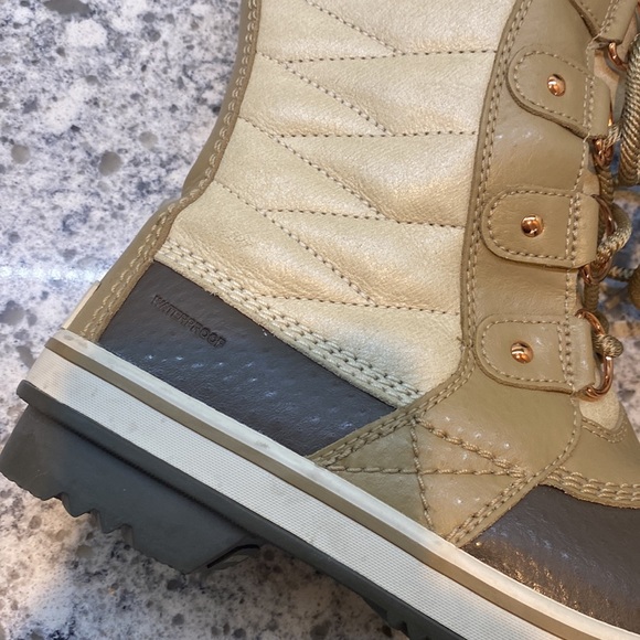 Sorel Tofino II Coated Canvas & Faux Fur Lace-Up Winter Boots womens size 6.5 - Picture 2 of 8